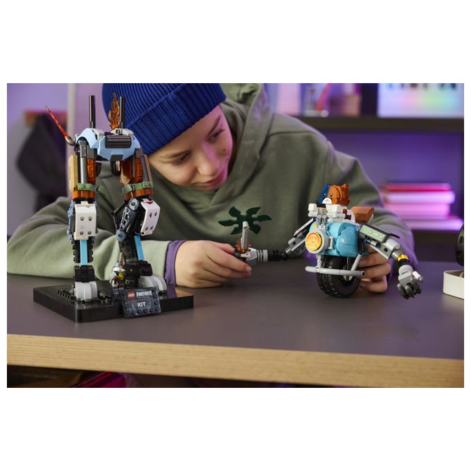 Lego 77081 Fortnite KIT Action Figure Set da Costruzione 1230 pezzi 36 cm eta' 12+