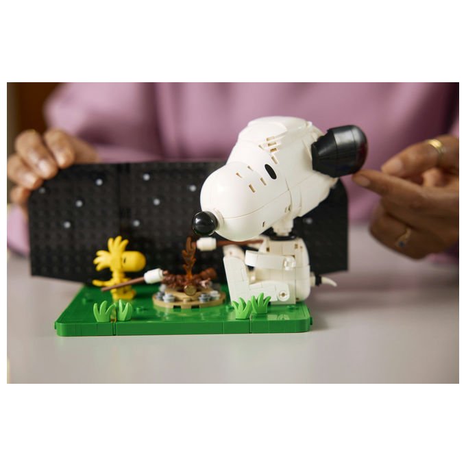 Lego 21368 Ideas Peanuts Set da Costruzione La Cuccia di Snoopy 964 pezzi per Adulti colore Multicolore