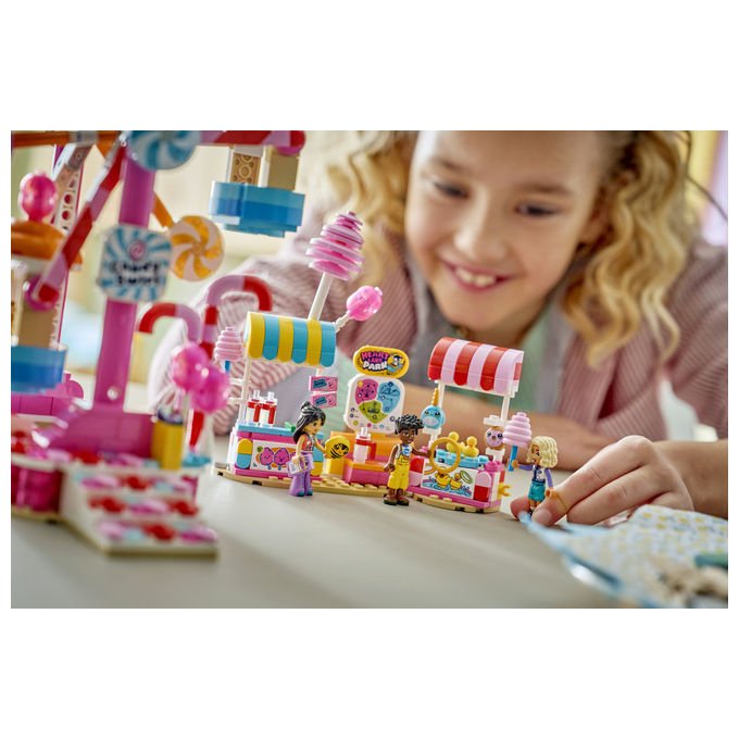 Lego 42700 Friends Ruota Panoramica Dolci e Cupcake Set da costruzione 602 pezzi 3 Mini Bamboline 7 anni colore Multicolore