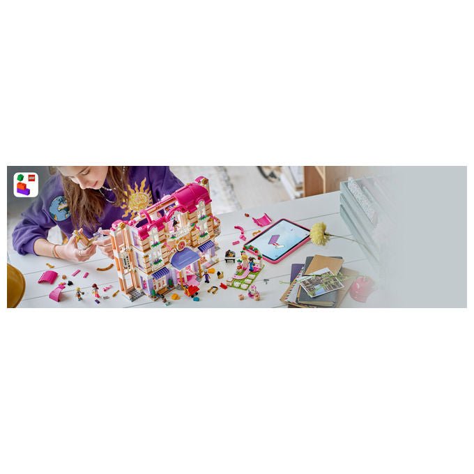 Lego 42704 Friends Grand Hotel di Heartlake City Set da costruzione 1406 pezzi 6 Mini Bamboline 2 Animali colore Multicolore