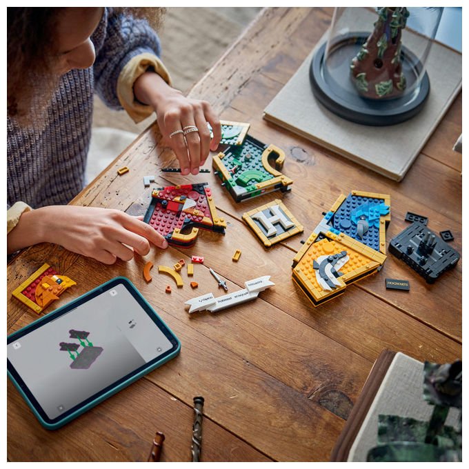 Lego 76462 Harry Potter Set da costruzione Stemma della Casa di Hogwarts 545 pezzi da 12 anni colore Multicolore