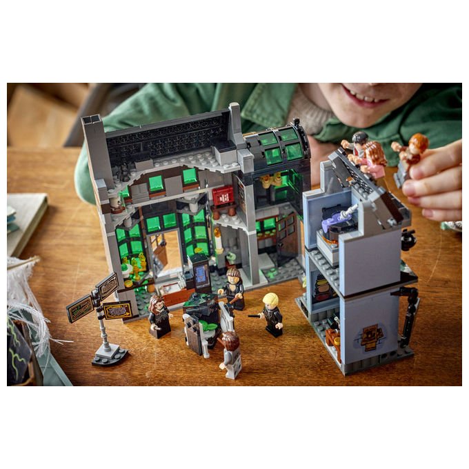 Lego 76471 Harry Potter Set Costruzioni Negozi di Magia di Notturn Alley 788 pezzi 8 Minifigure Patronus Cane di Ron