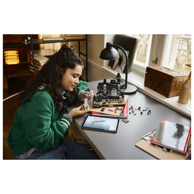 Lego 76788 LEGO Wednesday Set da costruzione con 890 pezzi per bambini 10+ colore Multicolore