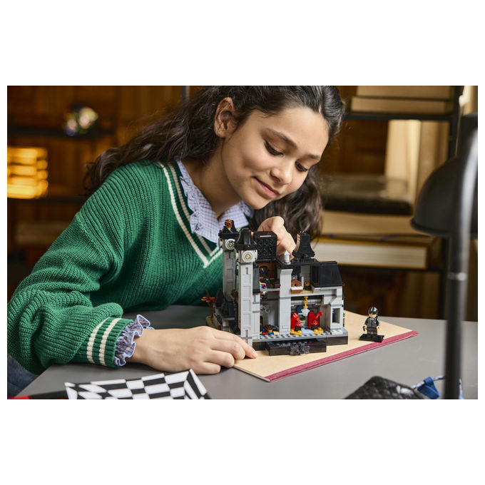 Lego 76788 LEGO Wednesday Set da costruzione con 890 pezzi per bambini 10+ colore Multicolore