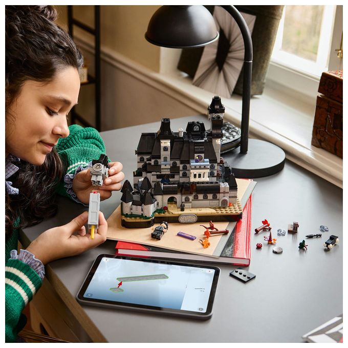 Lego 76788 LEGO Wednesday Set da costruzione con 890 pezzi per bambini 10+ colore Multicolore