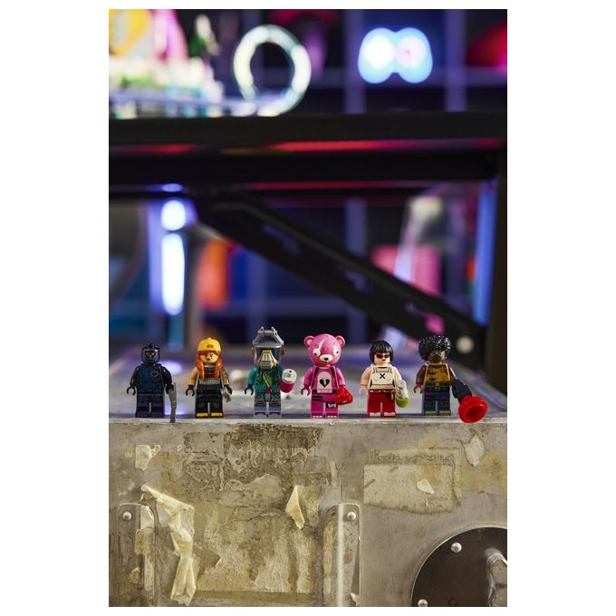 Lego 77082 Fortnite Tana Strana Set Costruzioni 1963 Pezzi 6 Minifigure per Bambini da 12 Anni