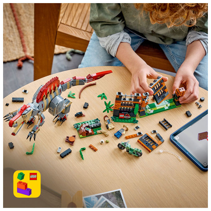 Lego 77982 Fuga dal Dinosauro Spinosauro Set da costruzione 820 pezzi per bambini 9+ colore Multicolore