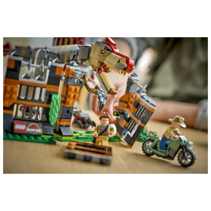 Lego 77982 Fuga dal Dinosauro Spinosauro Set da costruzione 820 pezzi per bambini 9+ colore Multicolore