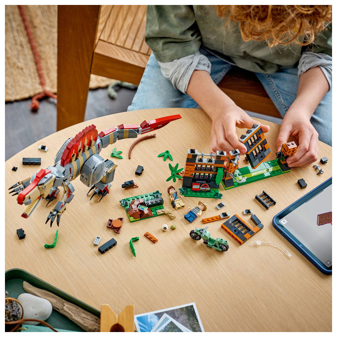 Lego 77982 Fuga dal Dinosauro Spinosauro Set da costruzione 820 pezzi per bambini 9+ colore Multicolore