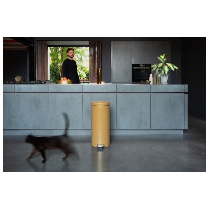 Brabantia 8710755238765 NewIcon Pattumiera a pedale 30 litri con chiusura ammortizzata e base antiscivolo colore Oro