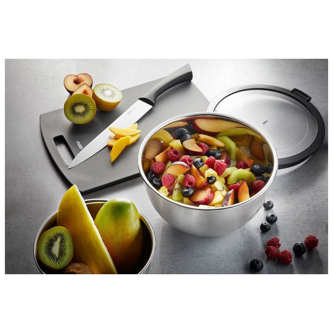 Gefu 4006664894302 Mondi Set di 3 Ciotole in Acciaio Inox con Coperchi Ermetici Capacita' 1 2 5 4 5 L Graduazione Interna Impilabili Lavabili in Lavastoviglie colore Argento