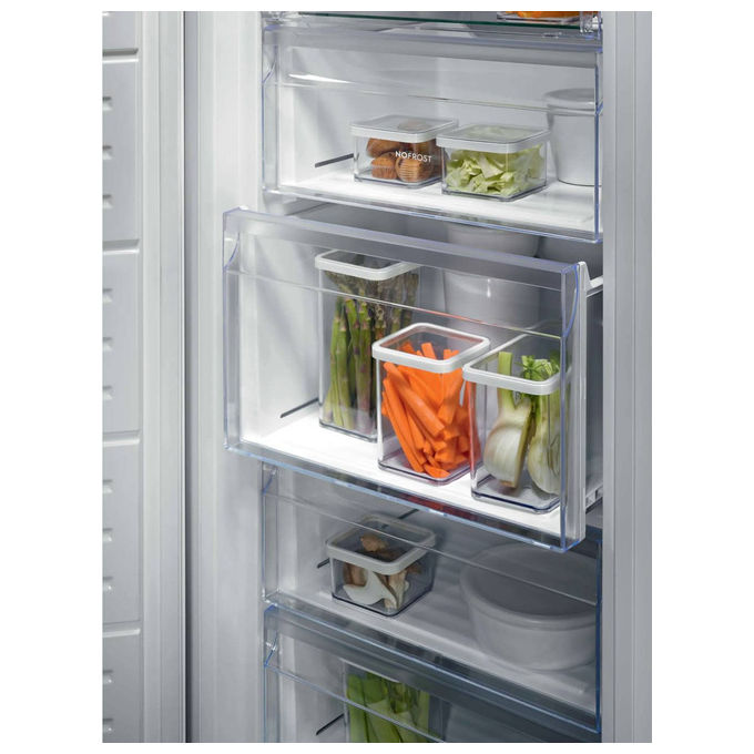 Electrolux LUT6NE28U Serie 600 Congelatore Verticale 280 L 186 cm Classe E 42 dB No Frost colore Inox Look (59.5x65x186 cm)