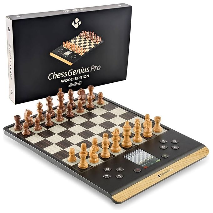 Millennium 4032153008189 Chess Genius Pro 2024 Computer da scacchi con pezzi magnetici e funzioni di apprendimento AI effetto legno colore Marrone e Bianco