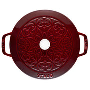 Staub 40508-675 Cocotte Rotonda Lily Pattern in Ghisa Smaltata 24 cm Capacita' 3,60 l colore Granatina