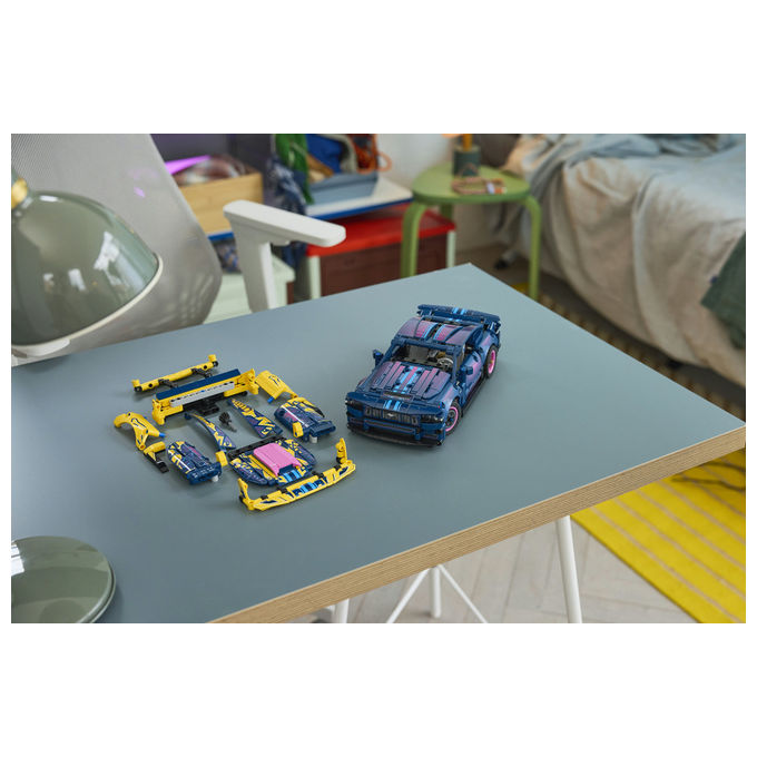 Lego 42236 Auto Ford Mustang GT Custom Garage Giocattolo con Motore V8 Sterzo HOG Parti Intercambiabili da 10+ colore Multicolore