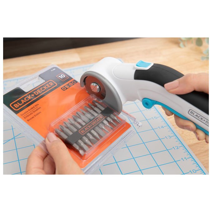 BLACK and DECKER BCRC115-XJ Taglierino elettrico 3.6V batteria Litio velocita' 300 RPM coppia massima 24 Nm peso 1.2 Kg colore Nero