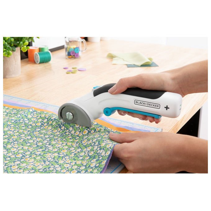 BLACK and DECKER BCRC115-XJ Taglierino elettrico 3.6V batteria Litio velocita' 300 RPM coppia massima 24 Nm peso 1.2 Kg colore Nero
