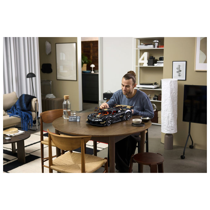 Lego 42232 Technic Kit di Modellismo per Adulti con 4104 Pezzi Motore V8 Pistoni Cambio 9 Rapporti Sospensioni Triplex Modalita' Ghost colore Multicolore