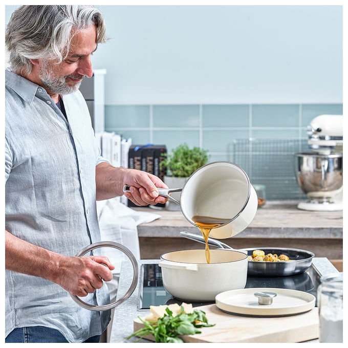 KitchenAid CC006056-001 Pentola in Ghisa 3,3 L Adatta a Tutti i Piani Cottura incluso Induzione Resistente al Forno fino a 260 °C colore Crema