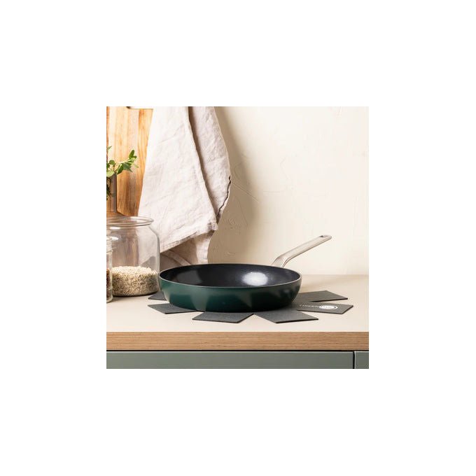 GreenPan CC009167-001 Evolution Frigideira 28 cm in Alluminio Riciclato con Rivestimento Antiaderente Thermolon Senza PFAS Manico in Acciaio Inox Rimovibile colore Nero