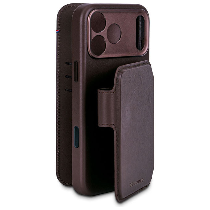 DECODED D26IPO17PDW5CN Decoded Leather Detachable Wallet per iPhone 17 Pro con Portafoglio Magnetico e Compatibilita' MagSafe colore Marrone Cioccolato
