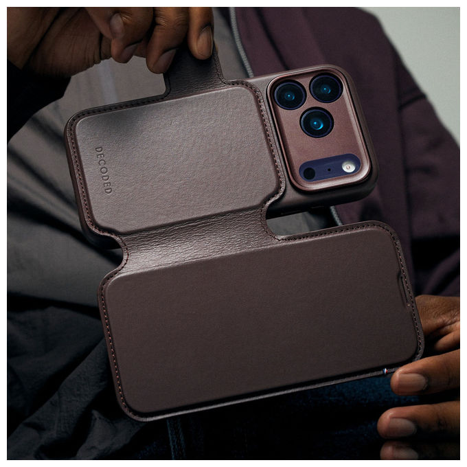 DECODED D26IPO17PDW5CN Decoded Leather Detachable Wallet per iPhone 17 Pro con Portafoglio Magnetico e Compatibilita' MagSafe colore Marrone Cioccolato