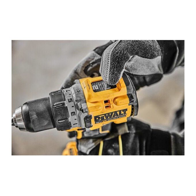 DeWALT DCD800E2T-QW Trapano avvitatore a batteria 18V Powerstack Coppia massima 90 Nm Velocita' 0-650-2000 giri-min Capacita' foratura legno 55 mm metallo 13 mm Mandrino 1,5-13 mm Batteria Li-ion 1,7 Ah Illuminazione LED 3 livelli Dimensioni 16,4 cm color