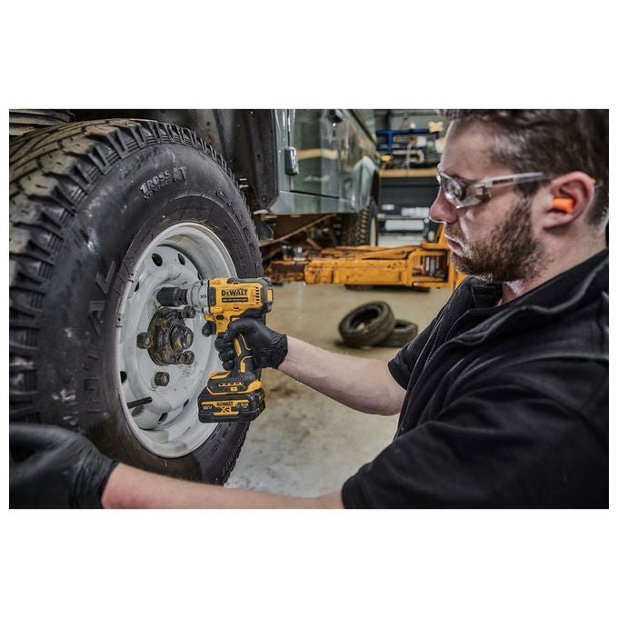 DeWALT DCF891NT-XJ Avvitatore ad impulsi 18V XR Brushless Coppia 1084 Nm 4 Modalita' Luce LED colore Giallo