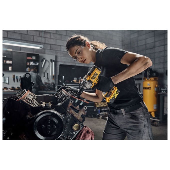 DeWALT DCF892P2T-QW Avvitatore a Impulso 18V 2000 giri-min 1084 Nm con 2 Batterie 5.0Ah colore Nero