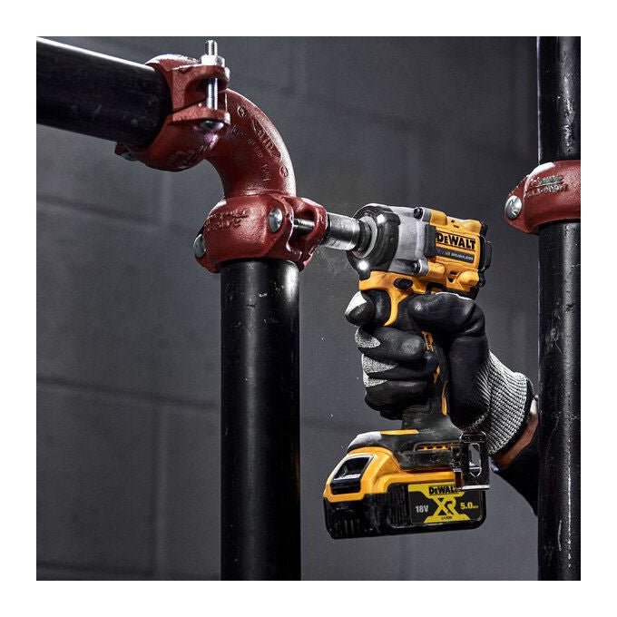 DeWALT DCF922NT-XJ Avvitatore a impulsi 1-2'' 18V Motore Brushless 406 Nm 2500 giri-min colore Nero Giallo