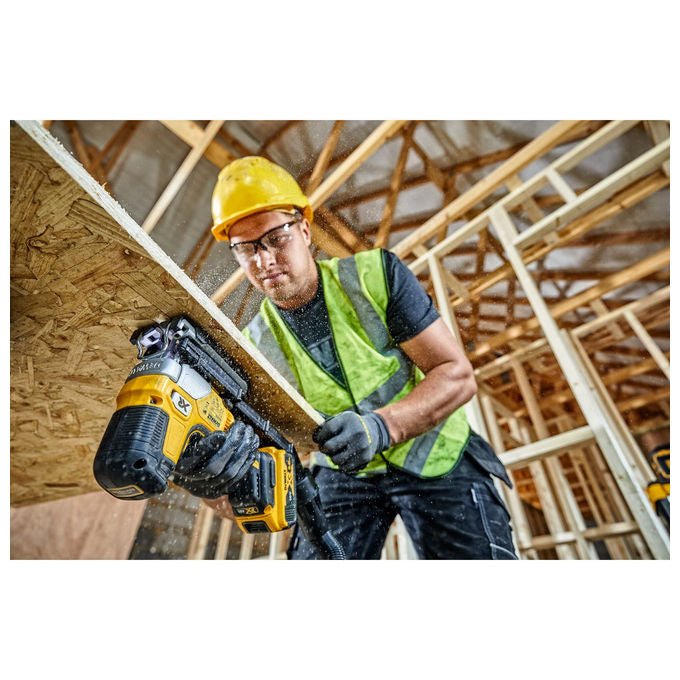 DeWalt DCS335N-XJ Seghetto Alternativo 18V Motore Senza Spazzole 4 Posizioni Regolazione Wahad?owa Velocita' 0-3200 colpi-min Capacita' Taglio Legno 135 mm Acciaio 10 mm Alluminio 57 mm colore Nero