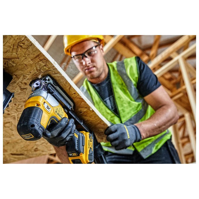 DeWalt DCS335N-XJ Seghetto Alternativo 18V Motore Senza Spazzole 4 Posizioni Regolazione Wahad?owa Velocita' 0-3200 colpi-min Capacita' Taglio Legno 135 mm Acciaio 10 mm Alluminio 57 mm colore Nero