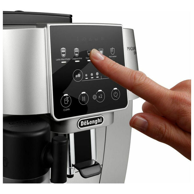DeLonghi ECAM22080SB Magnifica Start Macchina da caffe' Automatica Capacita' serbatoio 1,8 L Pressione 15 bar Potenza 1450 W con Latte integrato colore Nero Argento