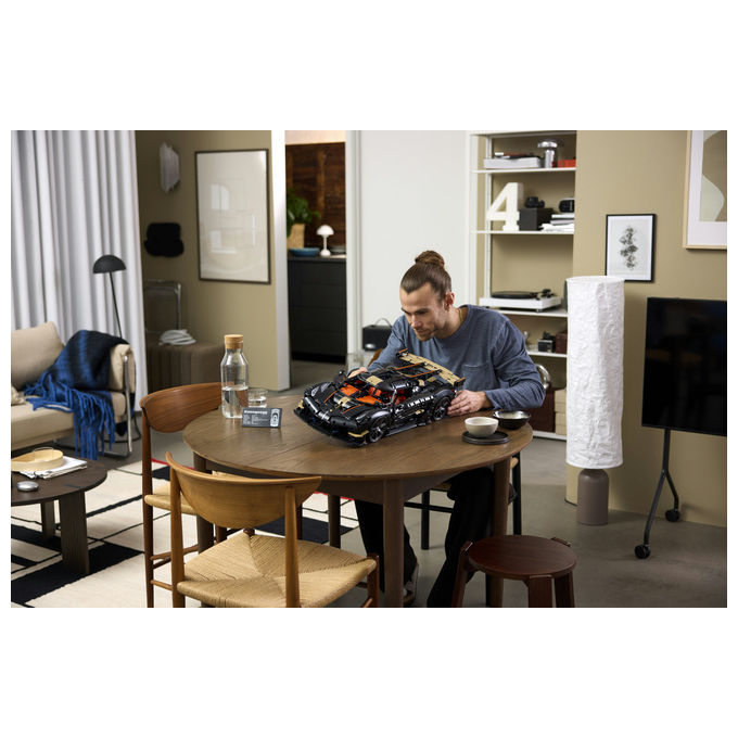 Lego 42232 Technic Kit di Modellismo per Adulti con 4104 Pezzi Motore V8 Pistoni Cambio 9 Rapporti Sospensioni Triplex Modalita' Ghost colore Multicolore