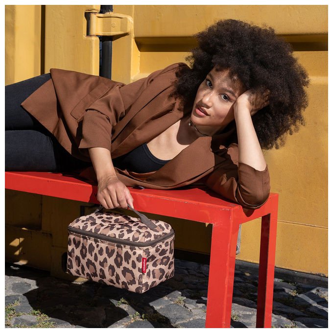 Reisenthel FF6048 Beautycase Necessaire impermeabile in poliestere riciclato con tasca interna in rete colore Leo Macchiato