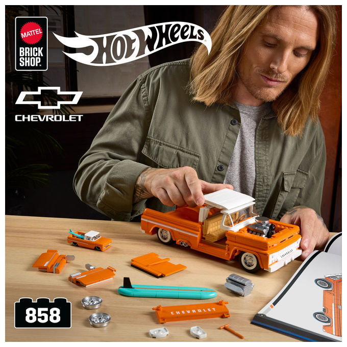 Mattel JFT20 Brick Shop Hot Wheels Custom ’62 Chevy Pickup set da costruire con auto e targa in metallo scala 1:16 colore Nero