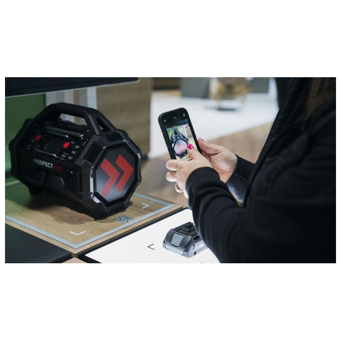 Perfectpro OCT-18V ROCKTAGON Radio da Cantiere Digitale DAB+ FM 30 W Bluetooth 5.2 USB IP65 colore Nero Rosso