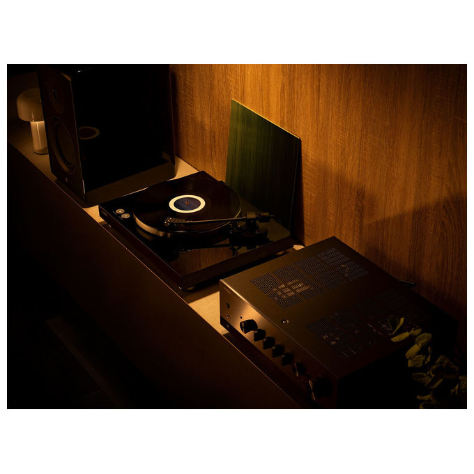 Yamaha TT-S303 Giradischi Tradizionale a Cinghia con Preamplificatore Incorporato Uscita Phono e di Linea Braccio Diritto 4.8 Kg colore Nero