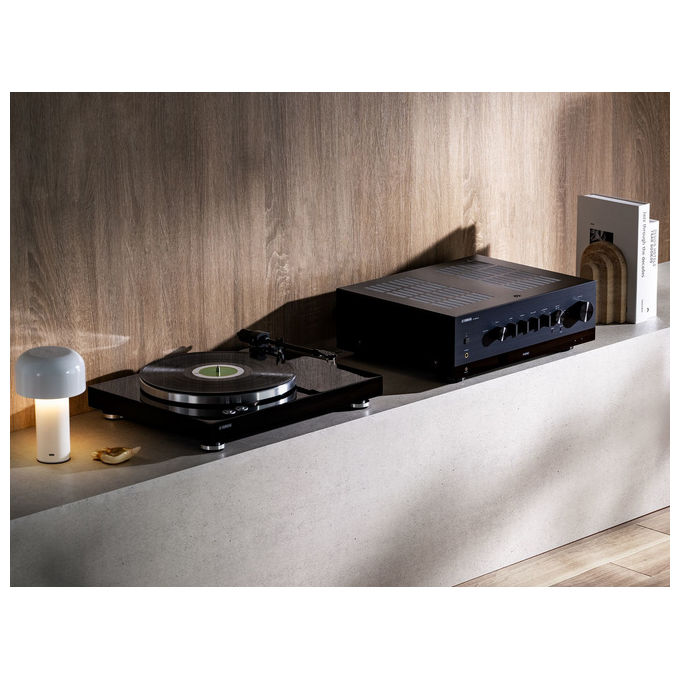 Yamaha TT-S303 Giradischi Tradizionale a Cinghia con Preamplificatore Incorporato Uscita Phono e di Linea Braccio Diritto 4.8 Kg colore Nero