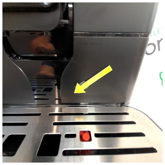Saeco New Royal Black Macchina per Espresso Automatica e Manuale 2.5 Litri per un Caffe' di Qualita' Superiore