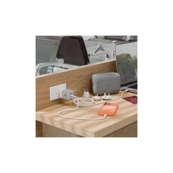 Alogic WCM3X100G Caricabatterie Multi Paese 3 Porte 100W con USB C e USB A Tecnologia GaN Adattatori Intercambiabili EU UK US AU colore Bianco