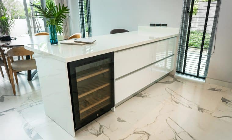 White,Kitchen,Island,Granite,Countertops,And,White,Drawer,Cabinet,,Have cantinette