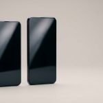 Due smartphone affiancati su fondo neutro, confronto tra iPhone 16 e iPhone 17